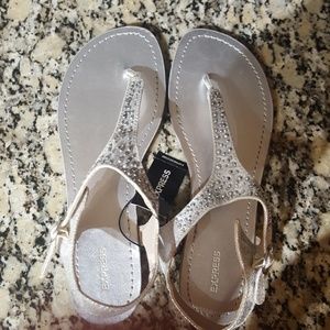 Express sandals
